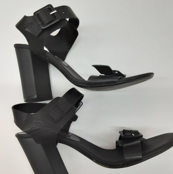 Steven Madden Black Ankle Strap Open Toe Buckle Leather Heels Sandals Size 7 - Picture 8 of 15